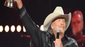 ذكرى مؤثرة 2002 أغنية آلان جاكسون تتربع على القمة لأسابيع